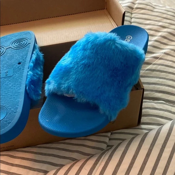 BearPaw Blue Women's Slippers - Picture 3 of 5